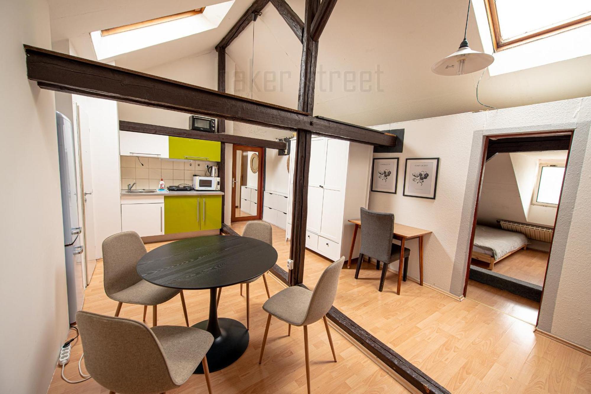 Apartmán Attic 3 Bedrooms With 2 Bathrooms
