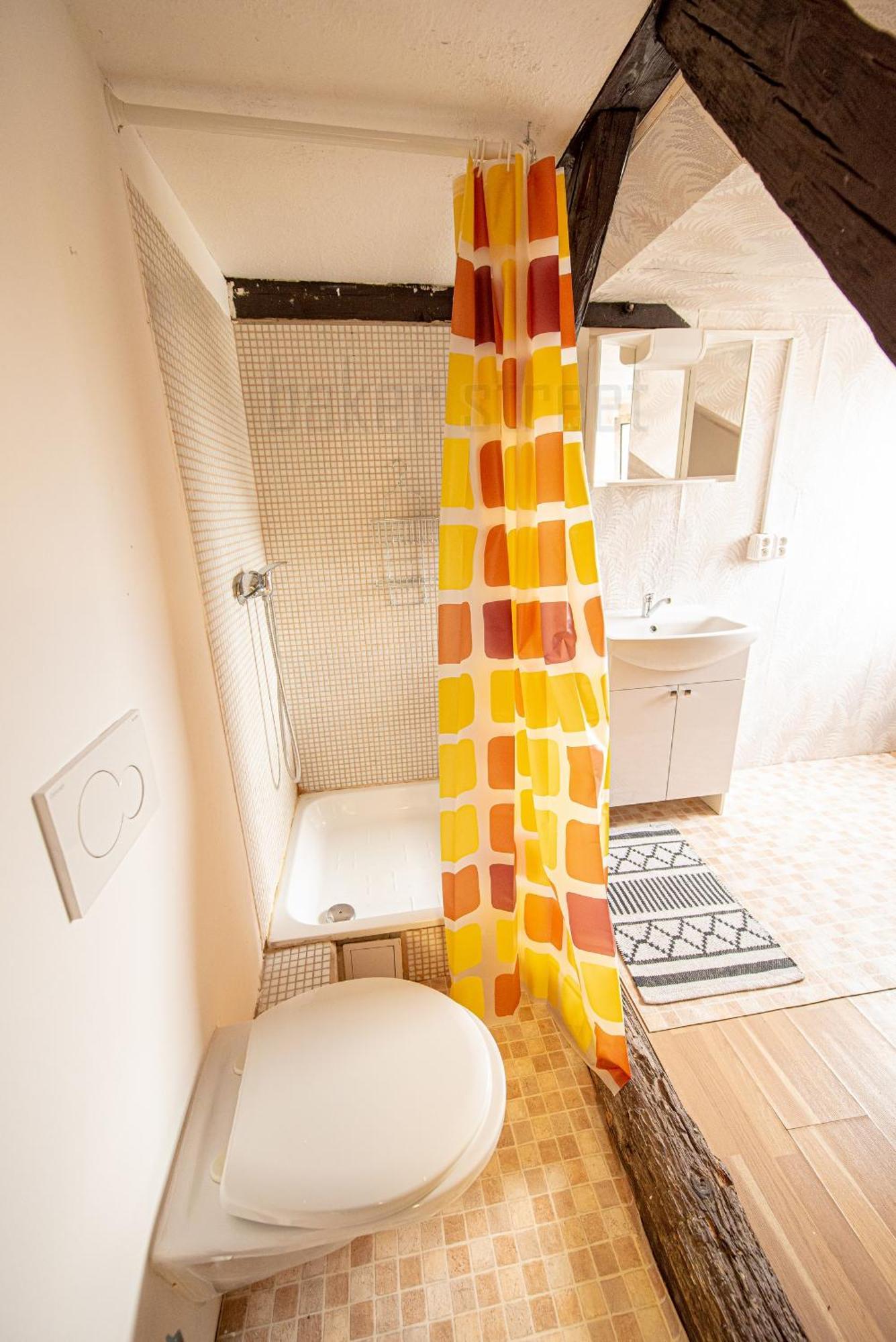 Apartmán Attic 3 Bedrooms With 2 Bathrooms *