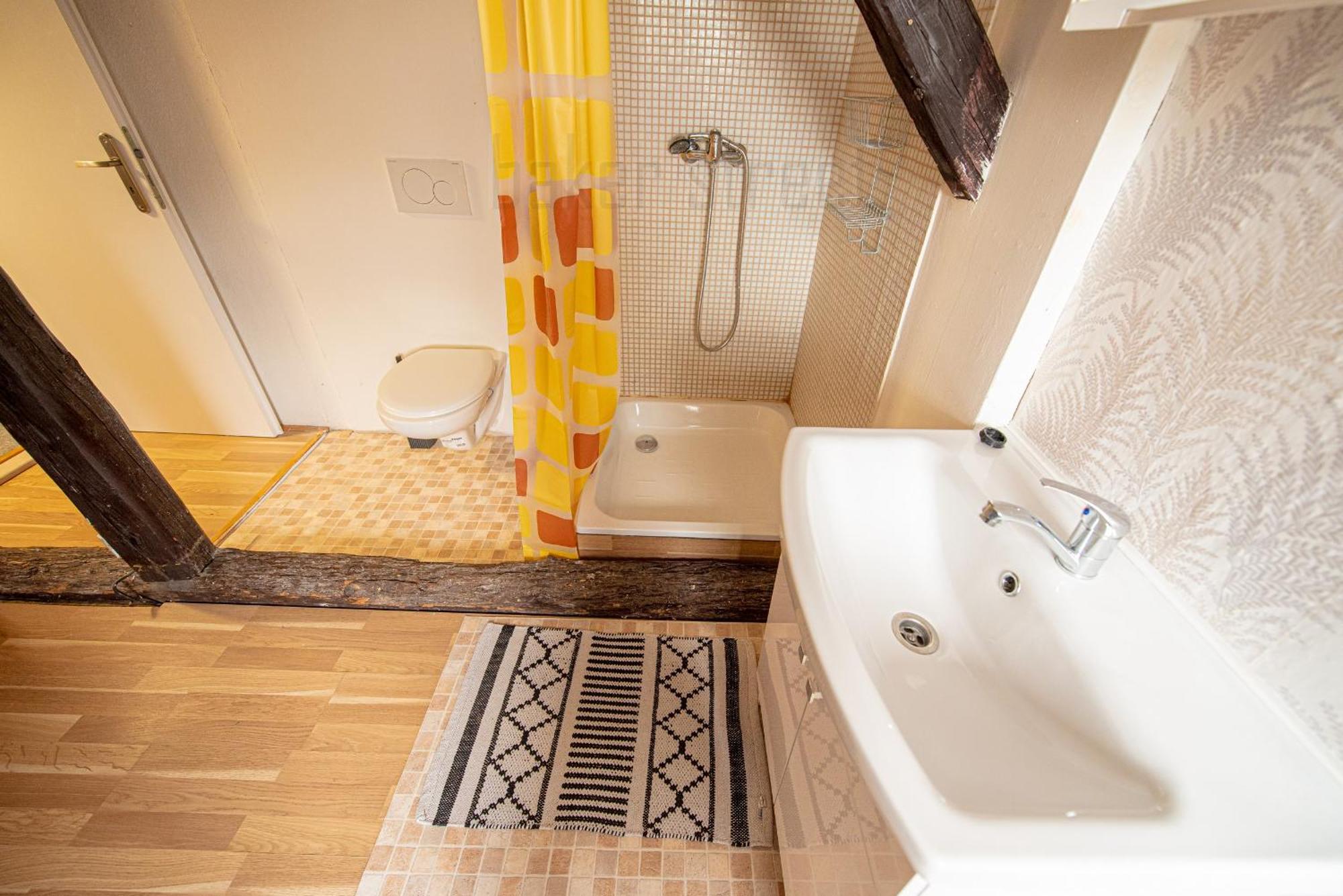 Apartmán Attic 3 Bedrooms With 2 Bathrooms *