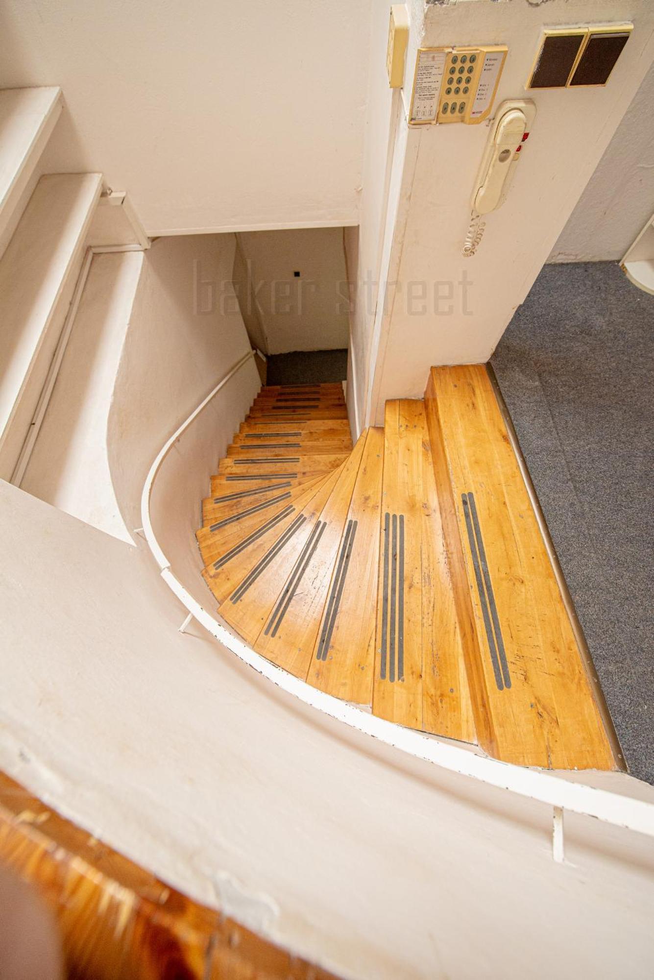 Attic 3 Bedrooms With 2 Bathrooms Apartmán Praha